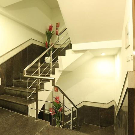 Hotel Qualia Suites At Delhi Airport Ню Делхи Екстериор снимка