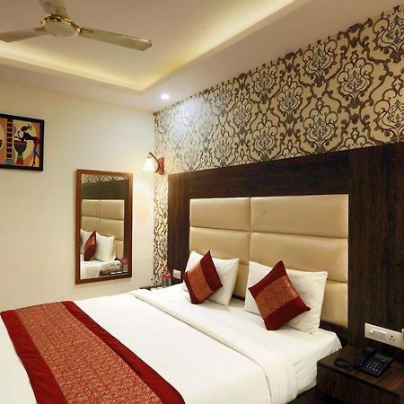 Hotel Qualia Suites At Delhi Airport Ню Делхи Екстериор снимка