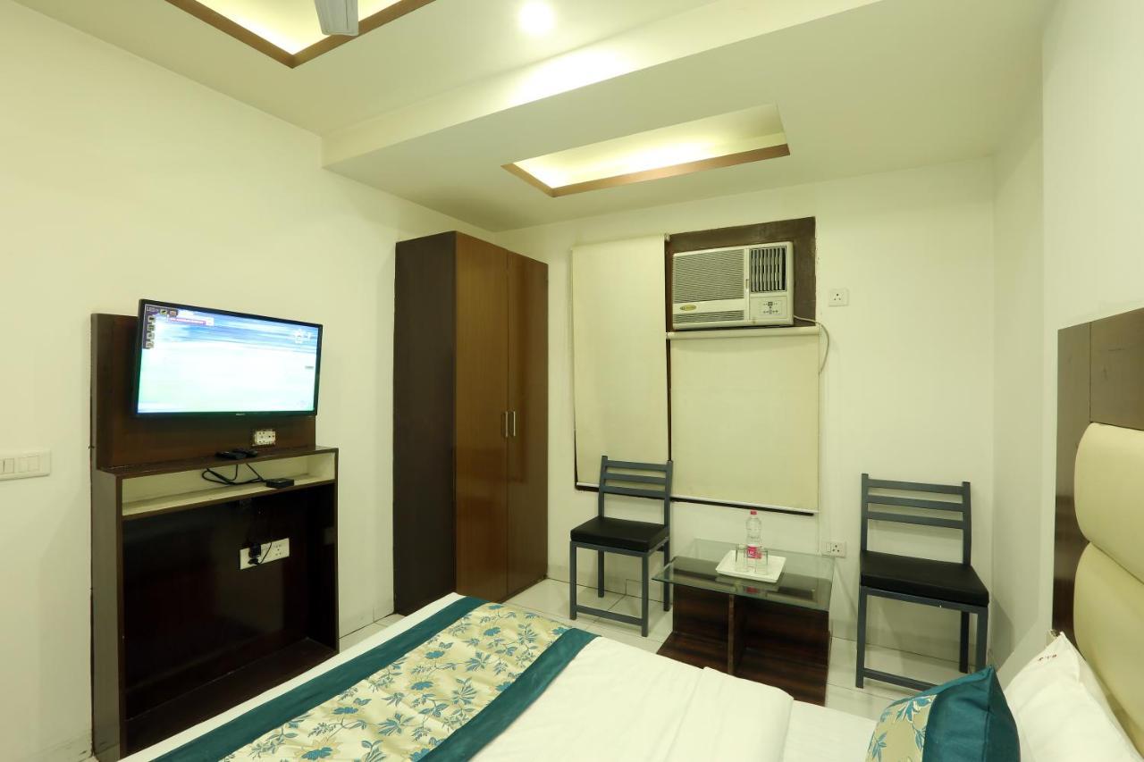 Hotel Qualia Suites At Delhi Airport Ню Делхи Екстериор снимка