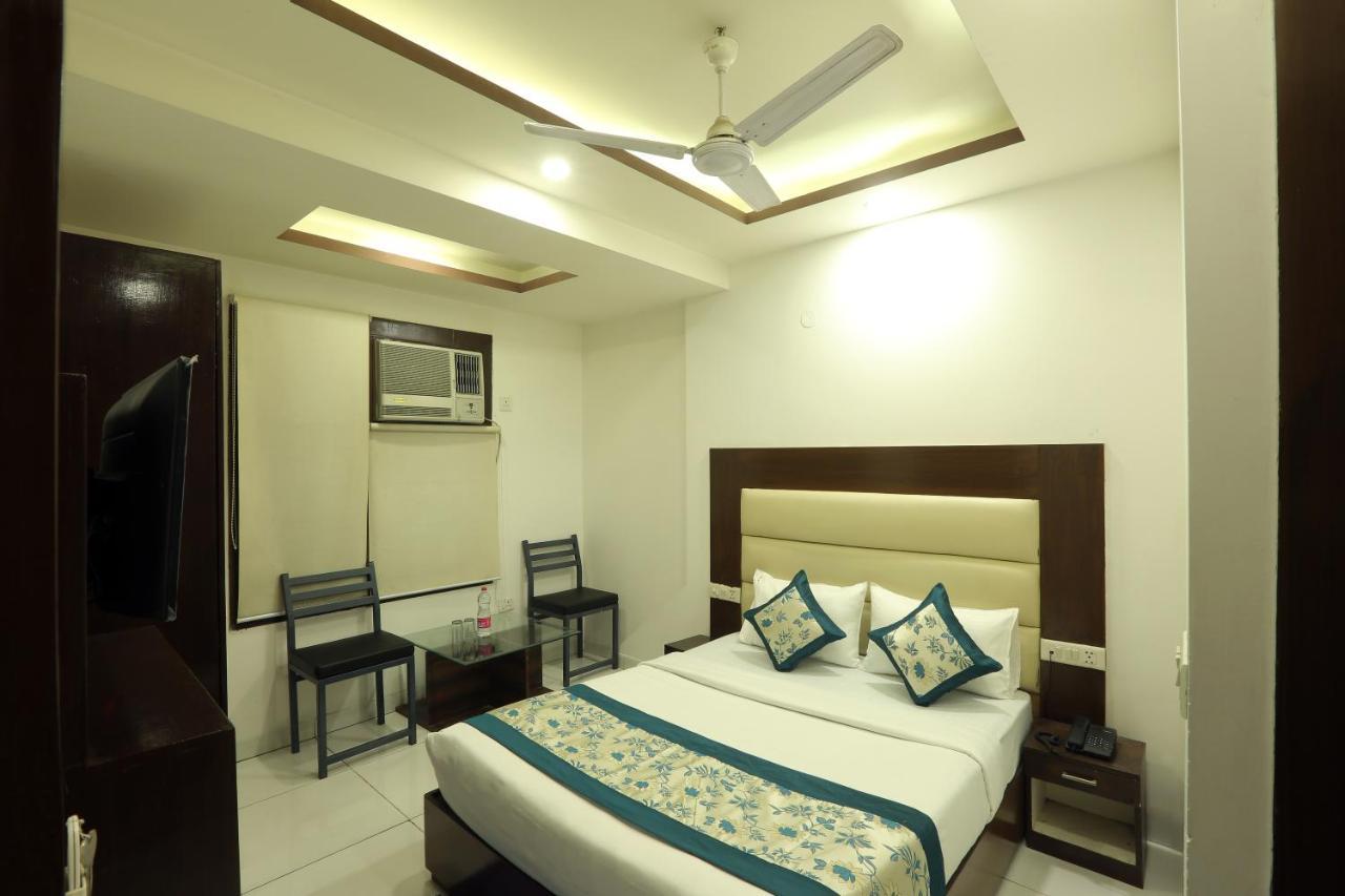 Hotel Qualia Suites At Delhi Airport Ню Делхи Екстериор снимка