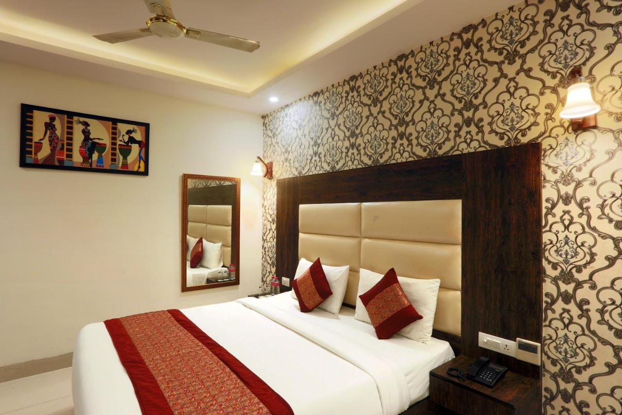 Hotel Qualia Suites At Delhi Airport Ню Делхи Екстериор снимка