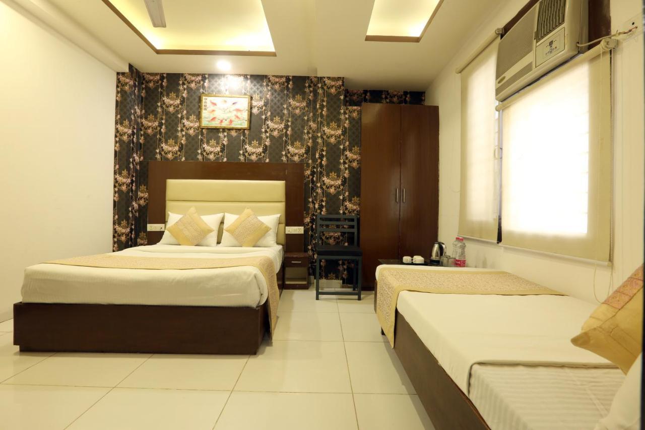 Hotel Qualia Suites At Delhi Airport Ню Делхи Екстериор снимка