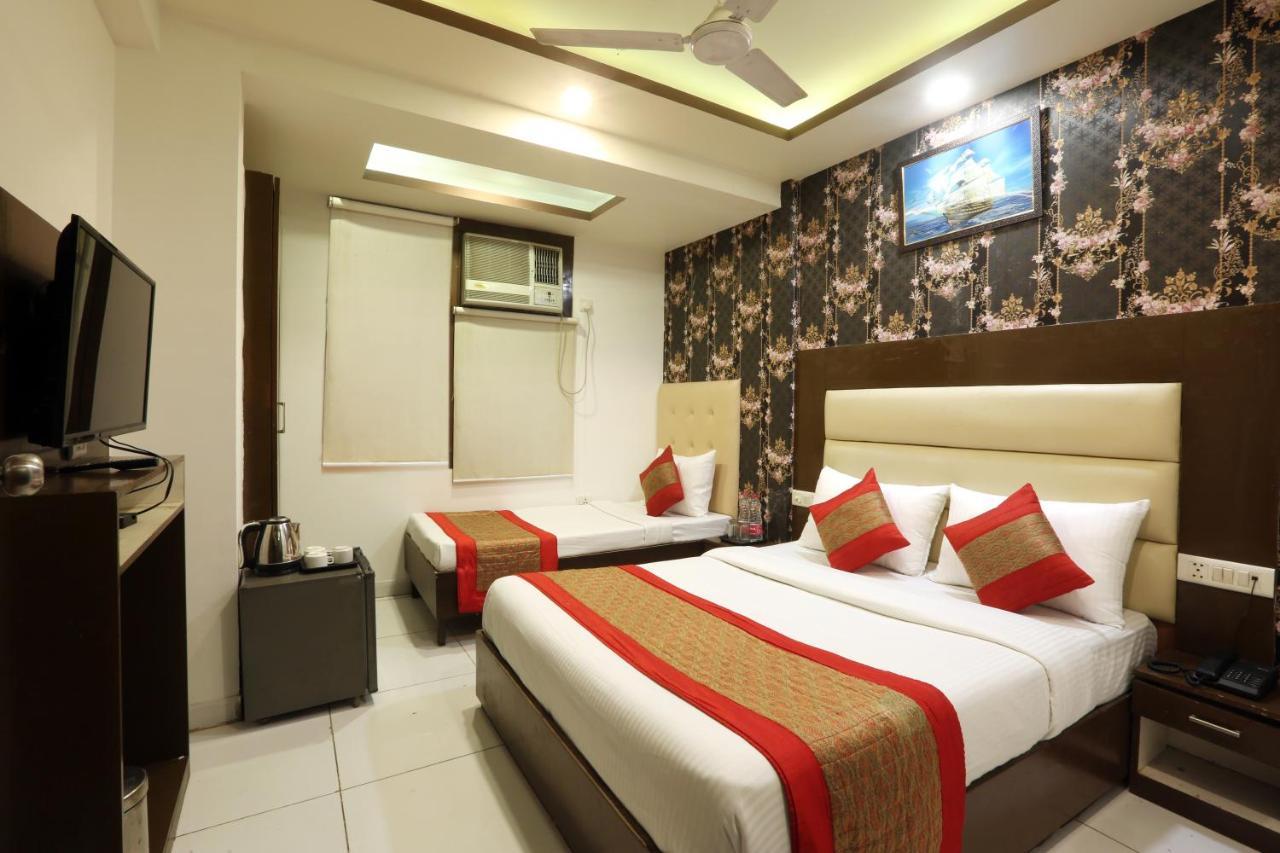 Hotel Qualia Suites At Delhi Airport Ню Делхи Екстериор снимка