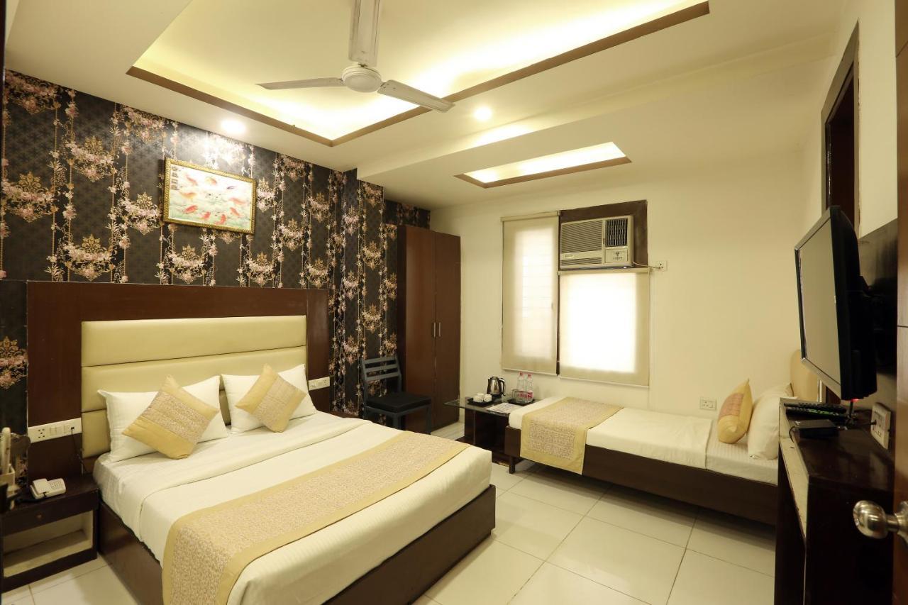 Hotel Qualia Suites At Delhi Airport Ню Делхи Екстериор снимка